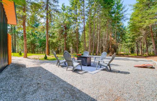 8 Mi to Farragut State Park Wooded Cabin Escape! - Photo 16