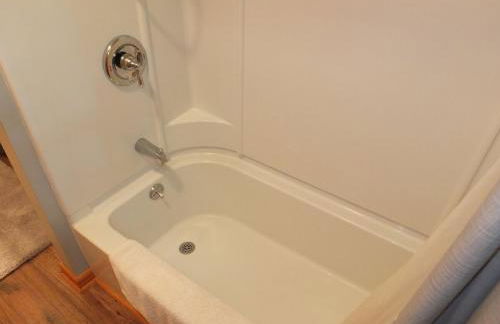 The Maple Cottage - Walk to Beach & Lake Michigan - Foto 41