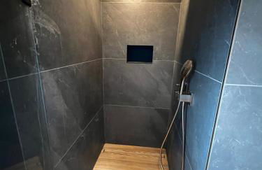 Magnifique Studio duplex,150 mt de la plage et centre ville,clime,wifi - Foto 2