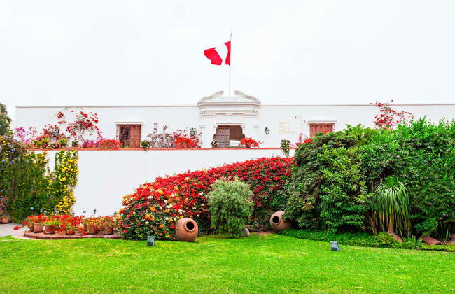 Visita guiada por el Museo Larco Herrera - Foto 1