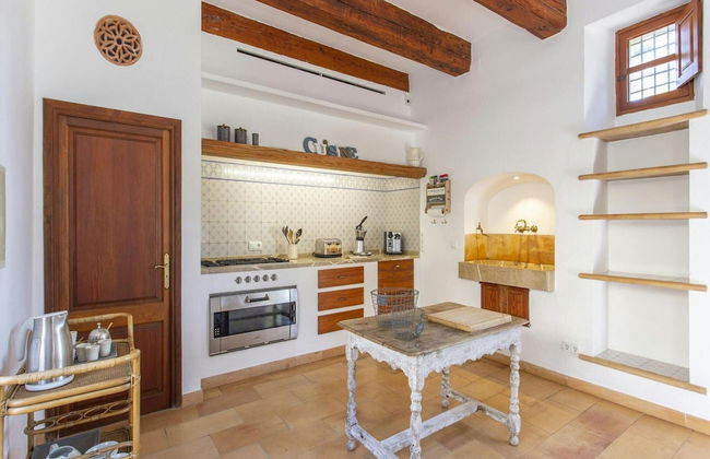 Stunning Farmhouse With Private Pool - Photo 14