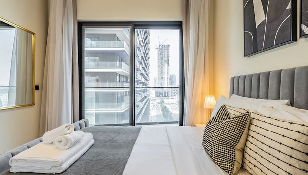 Experience a One-of-a-Kind Escape in JVC - Foto 3, Habitación