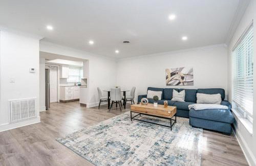 New Apt 2 Bed 2 Bath with Amazing PATIO - Foto 30