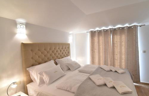 Villa Muskatel KRK -with heated covered pool - Photo 40