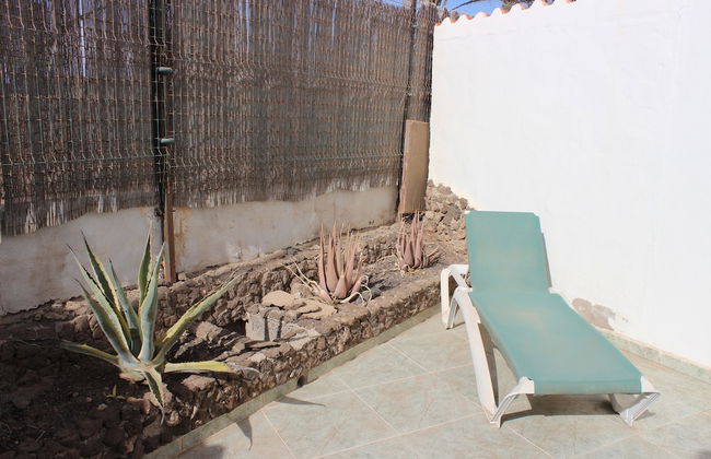 Rustic 1-bed Bungalow in Parque Holandés - Photo 9