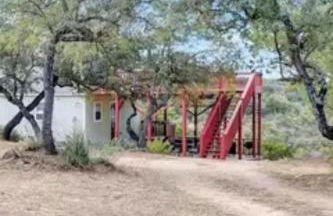 Entire 2br 2ba hilltop view home Sleeps 8 pets 4 acres Jacuzzi Central AC Kingbeds Office Free WiFi Parking Full Kitchen Refrigerator Washer Dryer Furnished Three 3 Large Sunset Dining Patios Grill Stovetop Oven Hiking Wildlife Firepit Quiet very Secluded - Foto 64