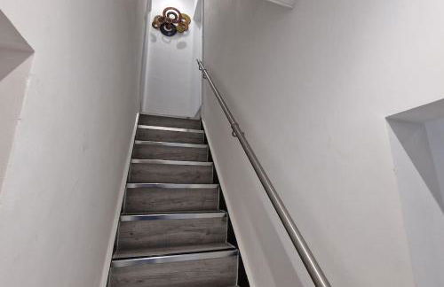 Stunning, clean, free parking home, ideal long stays - Foto 40