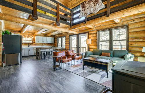 Riverfront Montana Log Cabin with Mountain Views! - Foto 4
