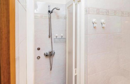 3 Bedroom Cozy Apartment In Nedescina - Foto 31