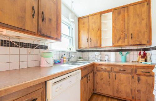 Garden Retreat • Deck Dining + Fire Pit - Foto 20