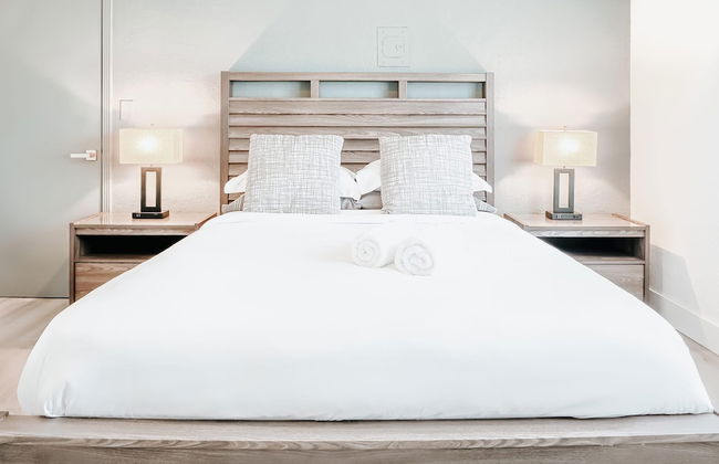 TWO Bedroom Apartment - Photo 8