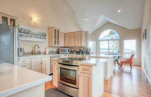 Lakefront Estate w Private Beach on Flathead Lake - Foto 63