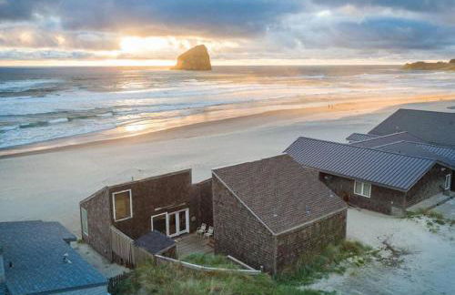 Ocean Front...Sand in your toes getaway!! - Foto 1