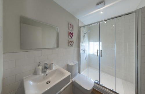 Hereford City Centre - Apartment 9, Isabella House - Modern Apartment In The Heart of The City - Sleeps 4 Guests - Hosted by RENTMYHOUSE - Photo 24