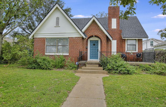 Newly Updated Cozy 1927 Uptown Tudor 4 min to Magnolia - Foto 1