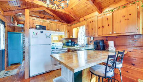 Cabin with Deck and Mountain Views Near Gatlinburg! - Foto 2