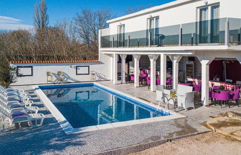 Cozy Home In Cista Velika With Wifi - Photo 2