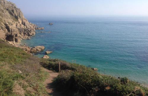 Luxe Detached 3 Bed Luxe House on Exclusive Private Estate Close to Coast Free Hot Tub Sleeps 6 Private Parking for 2 Cars - Photo 34