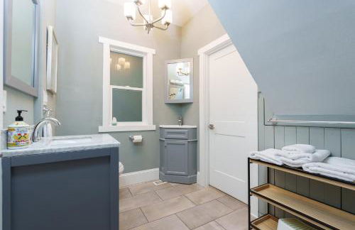 Upgraded Home with 5 BR 4 Bath 4 FREE gated parking space, Family,EV,RV friendly - Foto 28