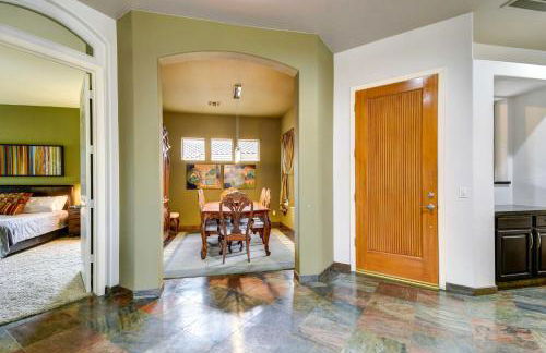 Luxe Couples Retreat with Pool and Outdoor Kitchen! - Foto 34