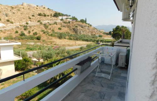 A Bright Home Away From Home - Foto 20