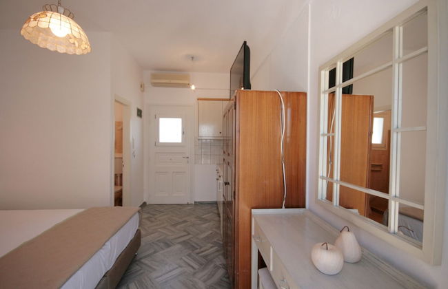 Hara Studios and Apartments - Photo 37