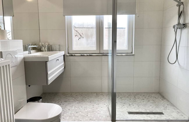 Wit II, Near Metro, Train N7670 - Photo 9