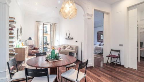 GuestReady - Central Barcelona Getaway - Photo 3