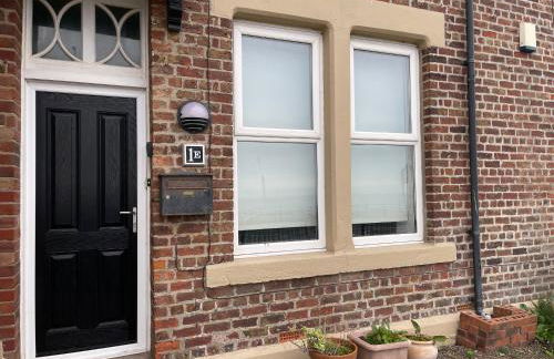 The Beach Front Apartment, Amazing Frontline Sea Views - Foto 34