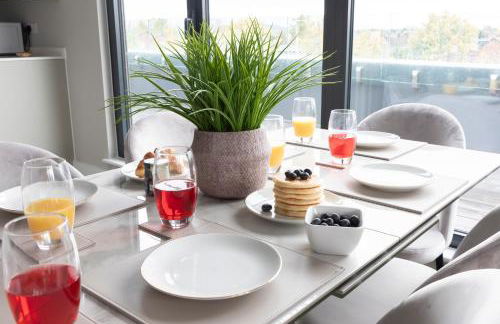 Elliot Oliver - Stunning Three Bedroom Penthouse With Large Terrace & Parking - Foto 26