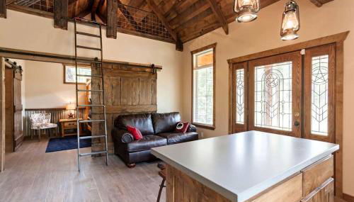Two-Bedroom Cabin Rental with Fully Equipped Kitchen near Fredericksburg, Texas - Foto 2
