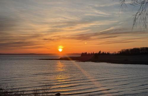 Spacious Oceanfront Home Stunning Sunset Views - Foto 2