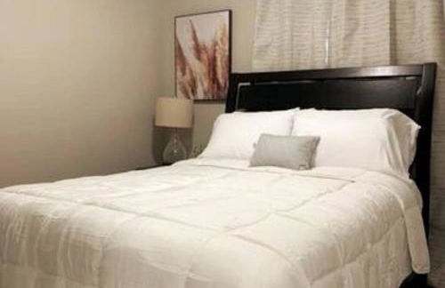 3311 Evanston Large Renovated 4 BDR Close to DTWN Laundry - Foto 19