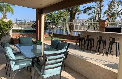 Stunning Panoramic Waterfront Pool Home Escape - Foto 18