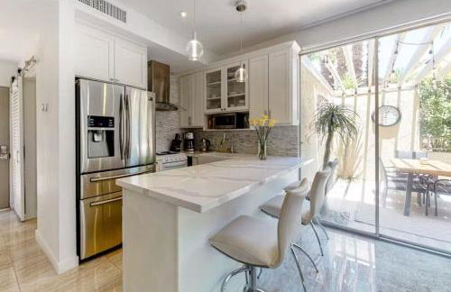 Indian Wells Mtn Cove with Kitchen Living Room Patio Firepit BBQ Tennis Stadium - Foto 22