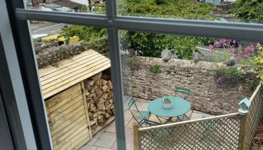 Little House - Photo 3