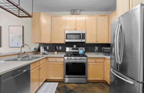 Crestview Condominiums by All Seasons Resort Lodging - Photo 78