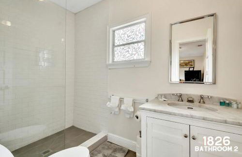 3 Home 12 bedroom compound with Pool and BBQ sleeps 24 - Foto 72