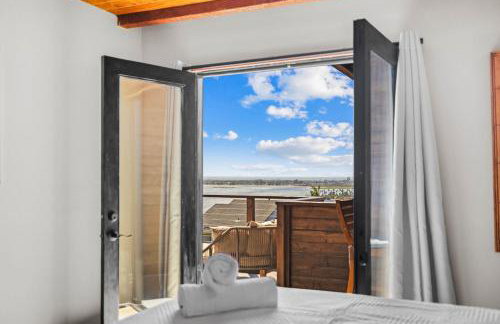 Stunning Bay Views with Pickleball and Hot Tub - Foto 8