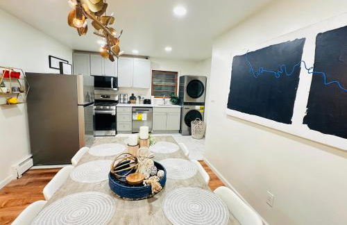 Urban Oasis I Stylish Getaway to NYC with Parking - Foto 16