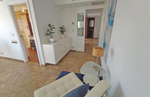 Sunny apartment with fantastic terrace views! - Photo 7