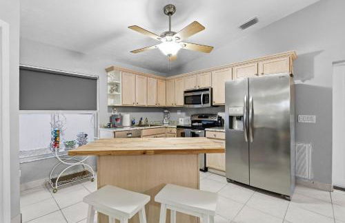 Sun and Fun- Dolphin Diversion - Photo 1