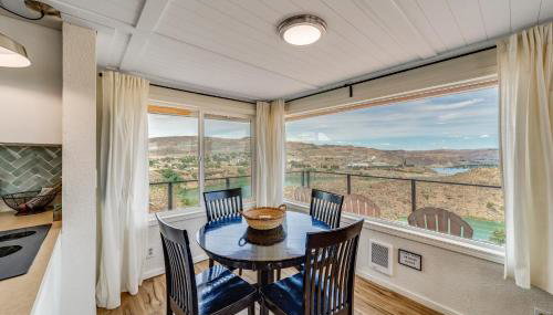 Cozy Grand Coulee Home w/ Deck & Views! - Foto 3