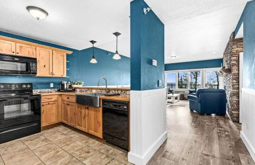 Breathtaking Lake Views 1BR King Suite, Kitchen & Heated Pools - Foto 9