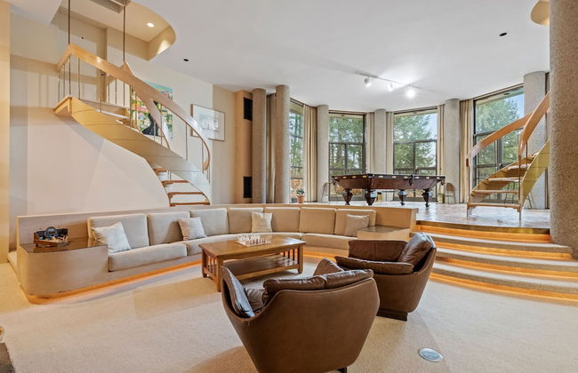 Massive Home w Sauna Pools Hot Tub Fireplaces - Photo 19