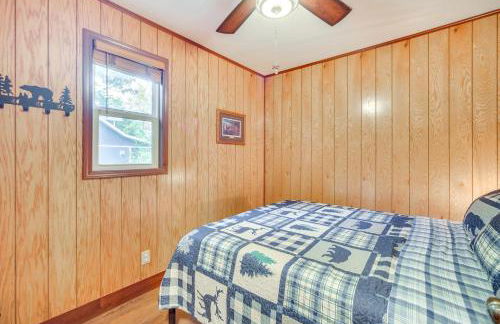 Winter Lake Escape with Access to Ice Fishing! - Foto 22