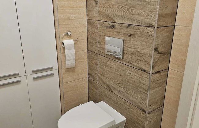 2 Bed Apartment in Zyrardow - Photo 18