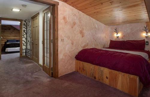 Log Cabin with a Hot Tub in Ellicottville, For Magical Glamping Escapes in New York - Foto 14