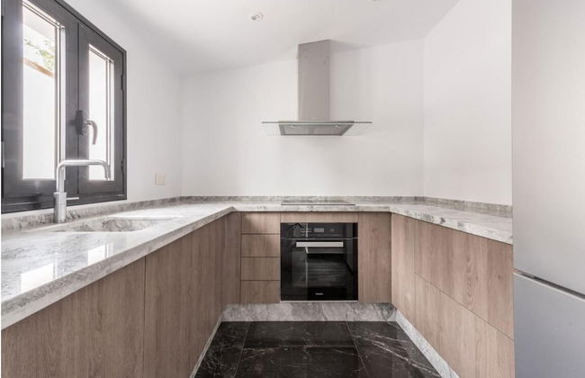 Magnificent And Modern Decorated Villa - Photo 10