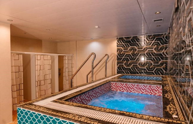 Diamond Hotel - Photo 31